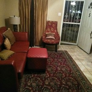 Meet your Posher, Dee